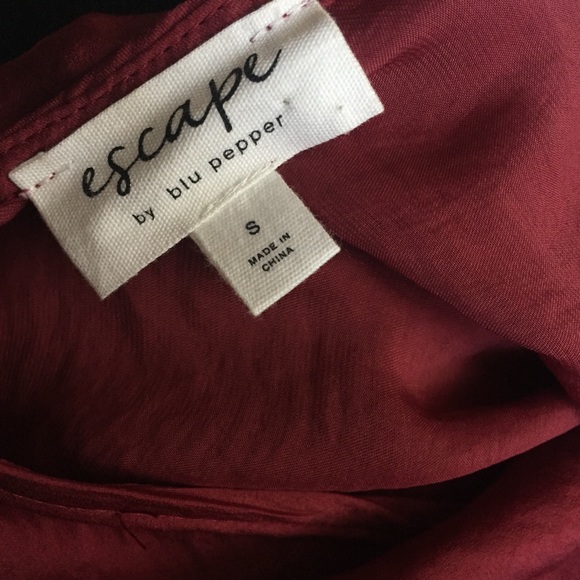 V neck button down tie front cropped tank - Picture 6 of 6